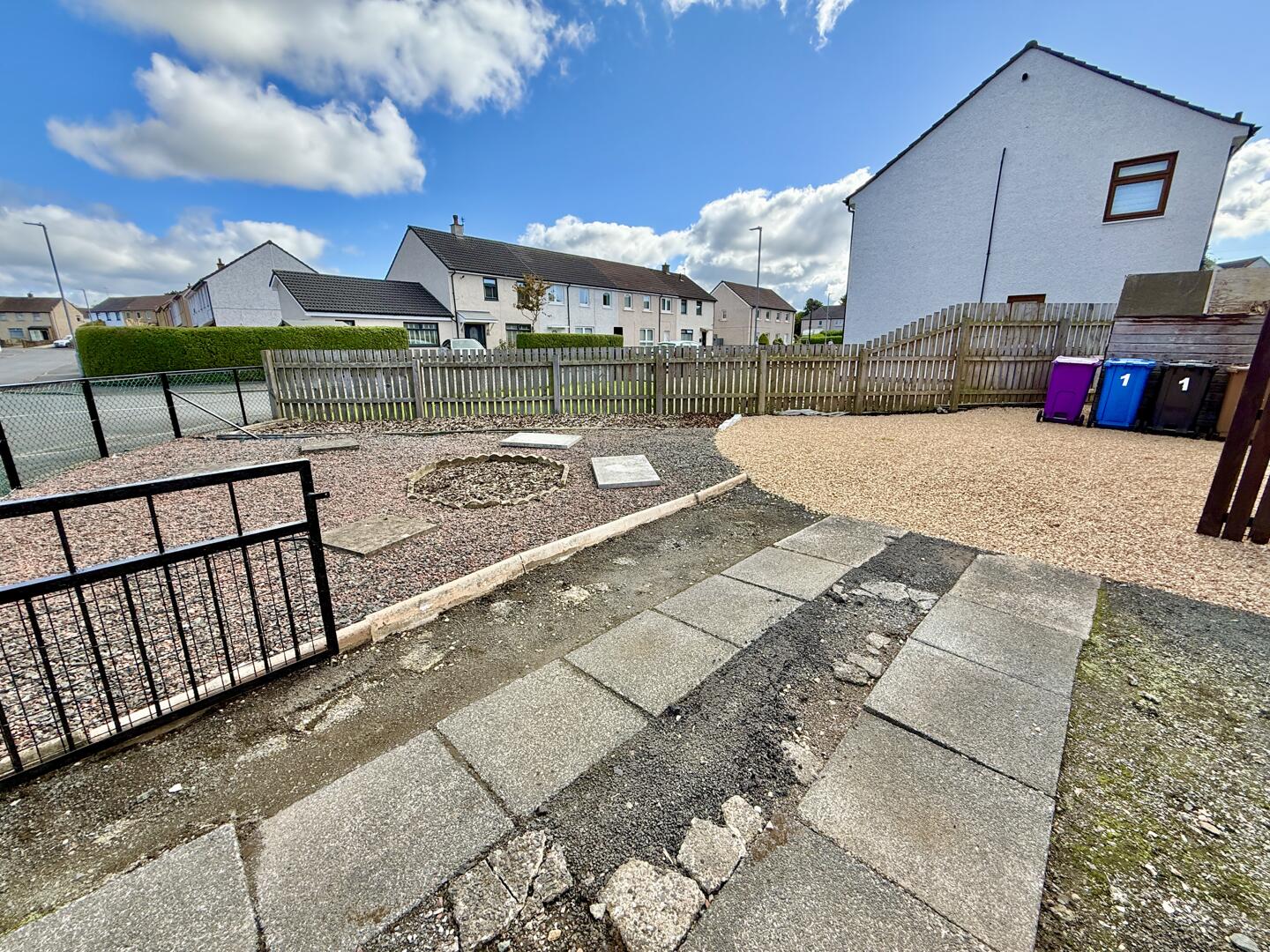 Queen's Place, Kilwinning